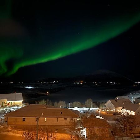 Leilighet Med Nydelig Utsikt Pa Leknes! Skullbru ภายนอก รูปภาพ